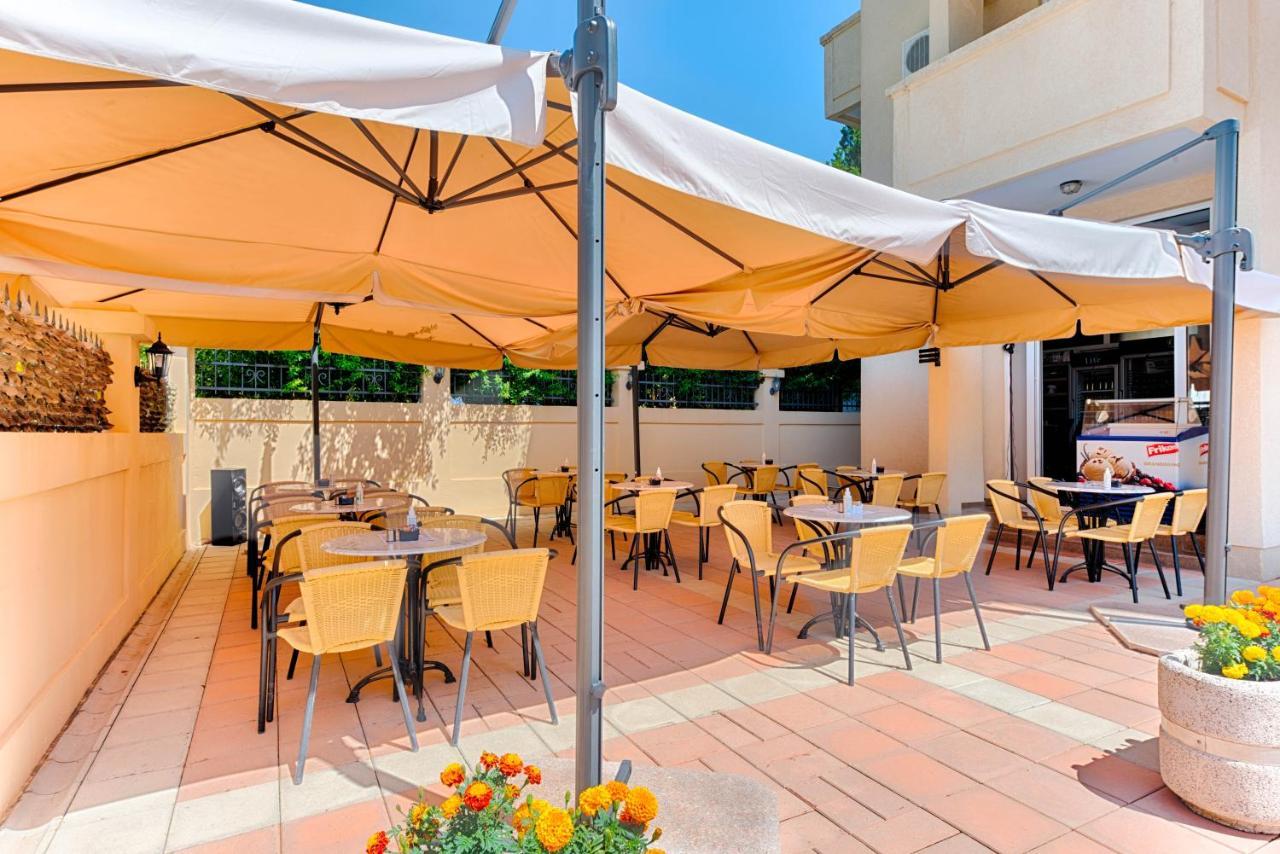 Hotel Dana Čanj Buitenkant foto