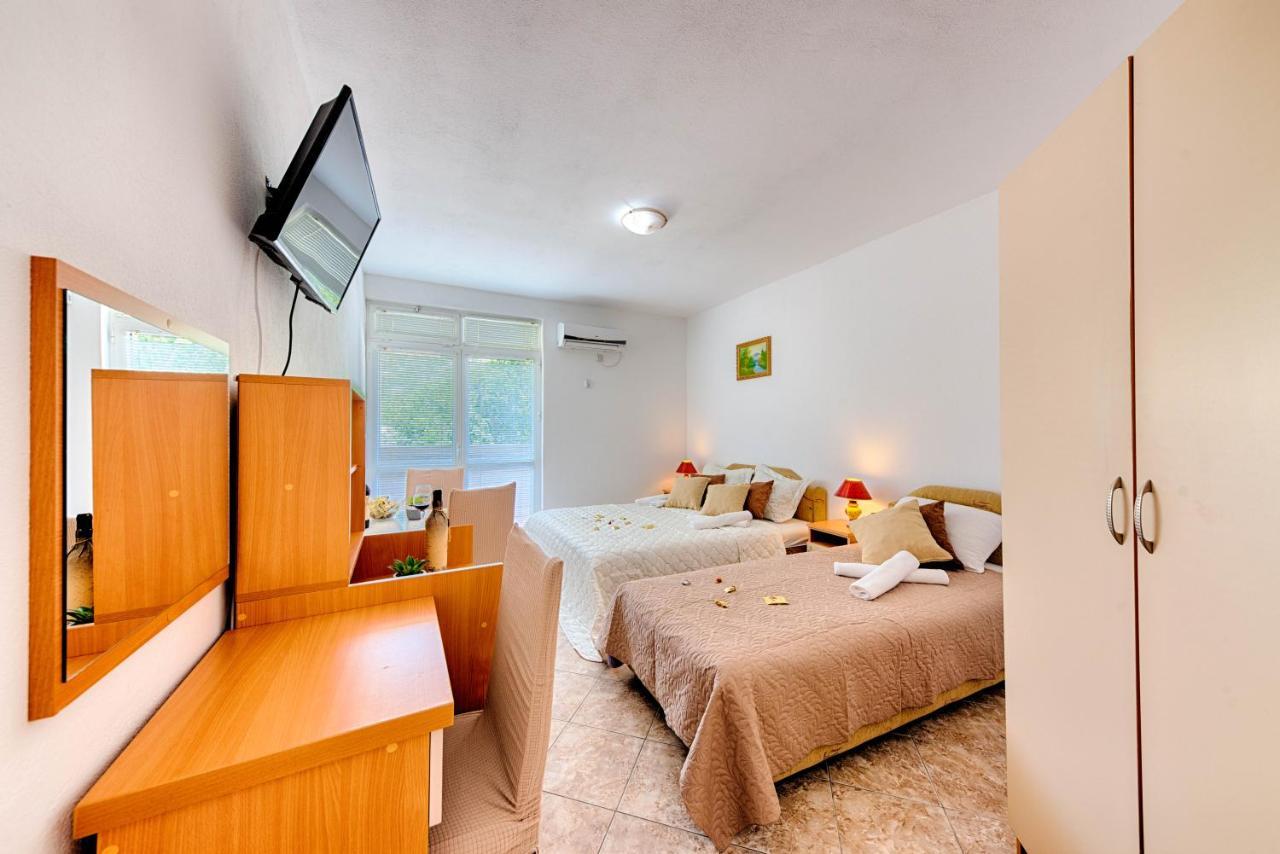 Hotel Dana Čanj Buitenkant foto