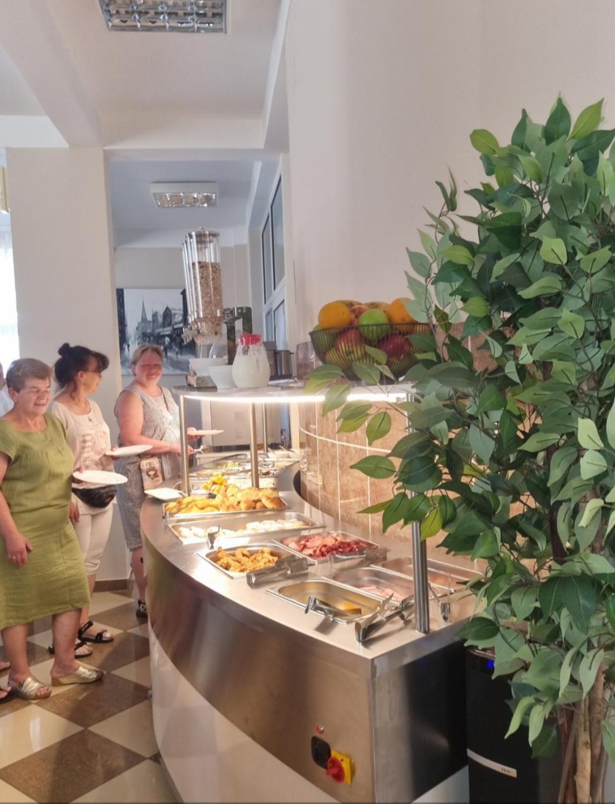 Hotel Dana Čanj Buitenkant foto